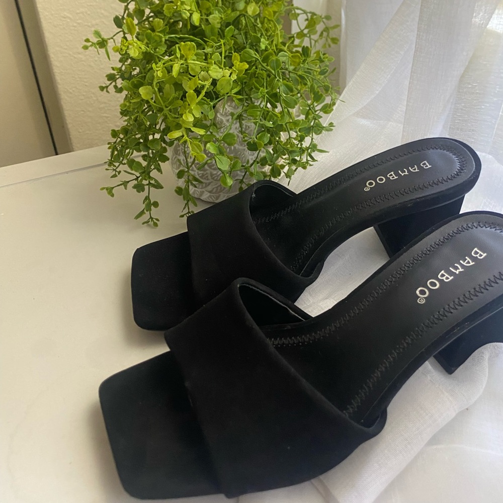 Black sandals short heel - SO CUTE 🖤